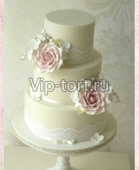 Свадебный торт "Розы и ажур"