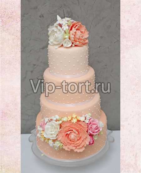 Свадебный торт "Персиковый фон и цветы"
