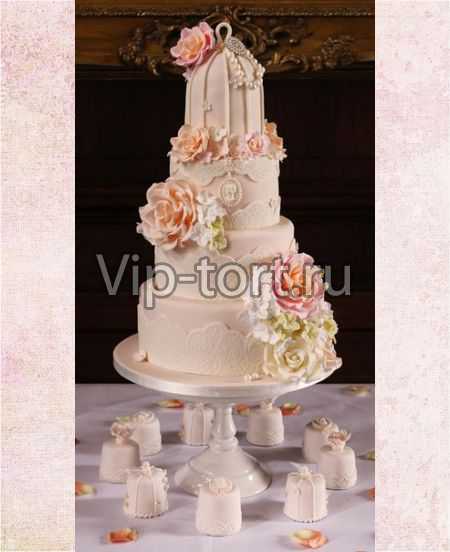 Свадебный торт "Жемчуг с розовыми розами"