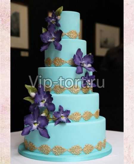 Свадебный торт "Ирисы на голубом полотне"