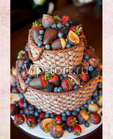 Торт "Корзинка с ароматными ягодами"