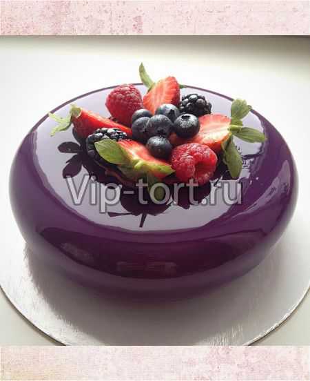 Торт с зеркальным покрытием "Фиолетовый глянец и ягодки"