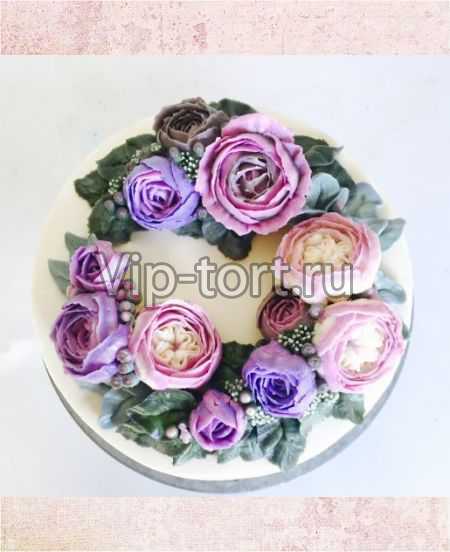 Торт с цветами из крема "Нежно-розовые пионы"