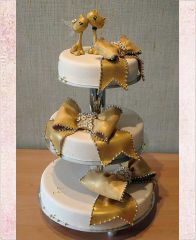 Свадебный торт "Золотые котики"