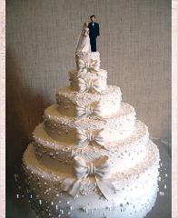 Свадебный торт "Банты и бусинки"
