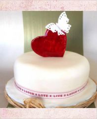 Торт на день Святого Валентина "Бабочка на сердце"