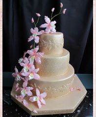Золотой свадебный торт 