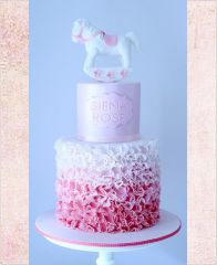 Детский торт "Белая лошадка и розовые рюши"