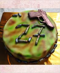 Торт на 23 февраля "Пистолет и патроны"