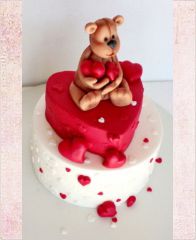 Торт на 14 февраля "Влюбленный мишка"