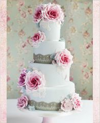Свадебный торт "Рандеву на бульваре роз"