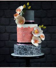 Праздничный торт "Цветочный силуэт"