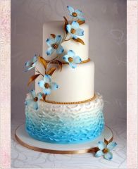 Свадебный торт "Голубые волночки"