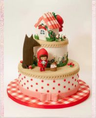 Детский торт "Красная шапочка на лужайке"