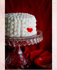Торт на 14 февраля "Минимализм-сердечко"