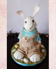 Праздничный торт "Кролик в штанах"