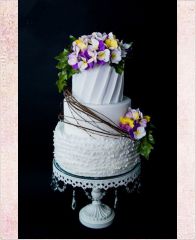 Свадебный торт "Фиалки и ветка"
