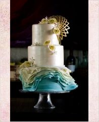 Свадебный торт "Перламутровые розы"