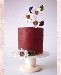 Торт "Ежевика с цветами"
