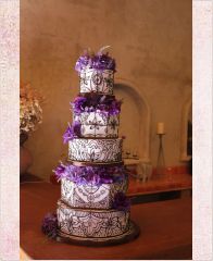 Свадебный торт "Фиолетовые лаванда и глоксиния"