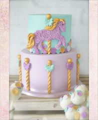 Детский торт "Пони из розовых пуговиц"