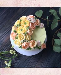 Торт с цветами из крема "Аппетитные розочки"