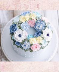 Торт с цветами из крема "Небесного цвета цветы"