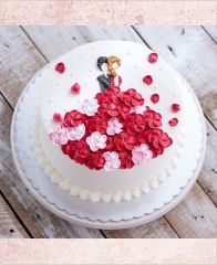 Торт с цветами из крема "Пышное платье любви"