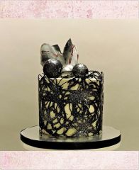 Торт "Черно-серебристые узоры"